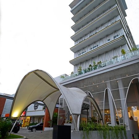 La Lisa Hotel Surabaya Ngoại thất bức ảnh