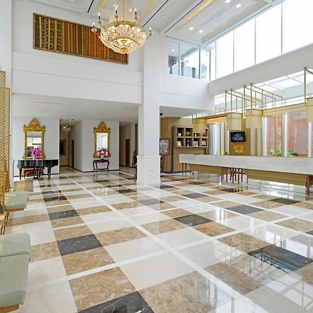 La Lisa Hotel Surabaya Ngoại thất bức ảnh