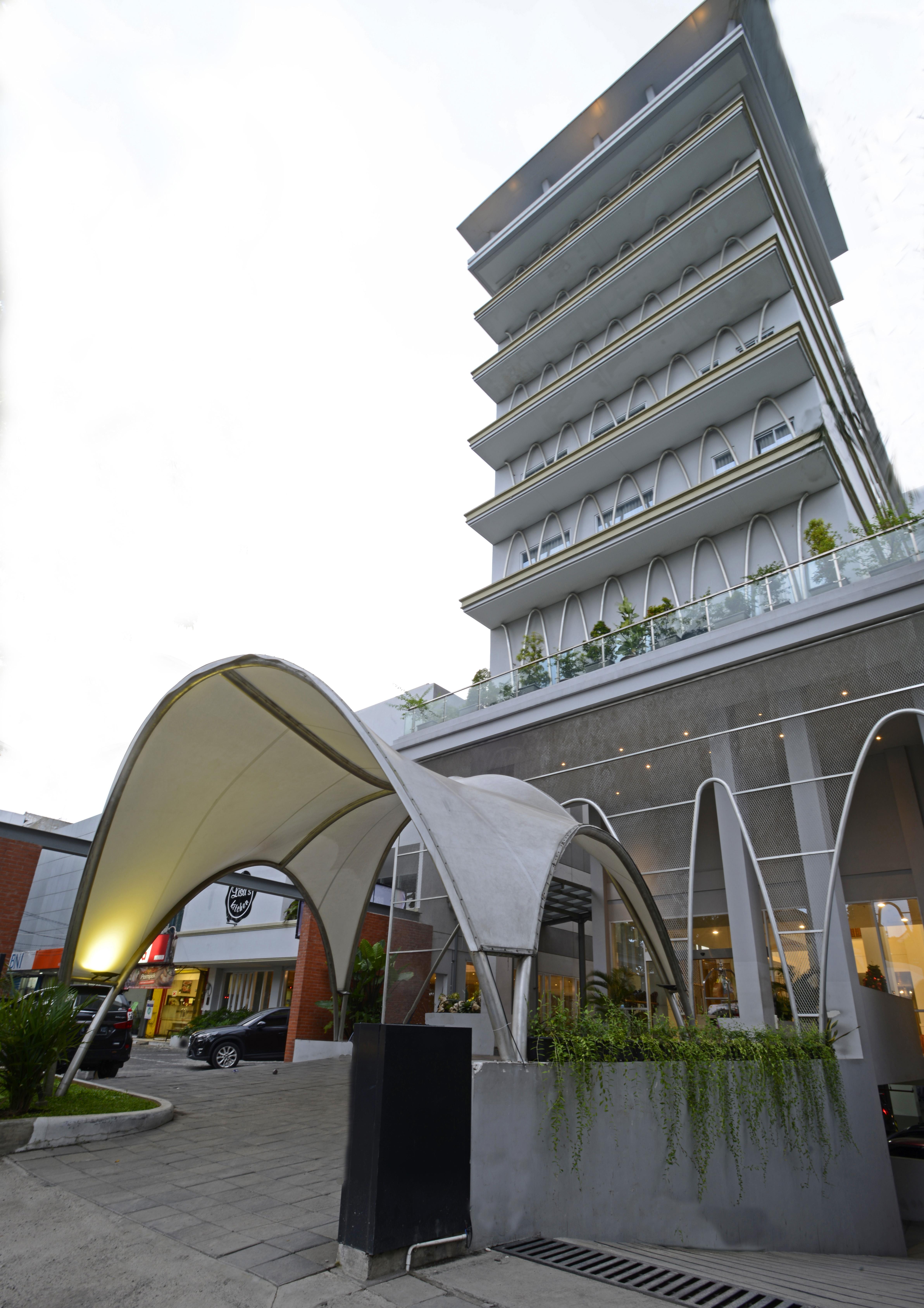 La Lisa Hotel Surabaya Ngoại thất bức ảnh
