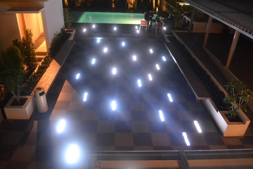 La Lisa Hotel Surabaya Ngoại thất bức ảnh