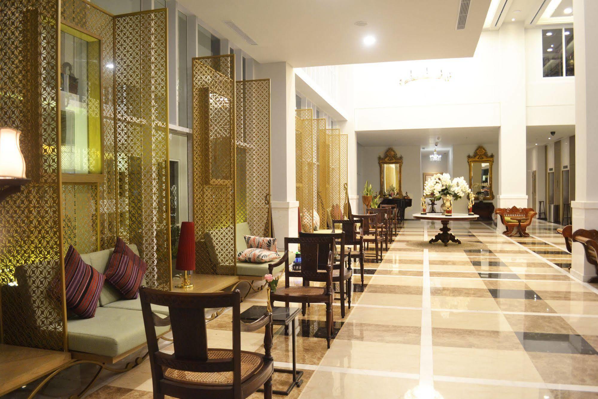 La Lisa Hotel Surabaya Ngoại thất bức ảnh