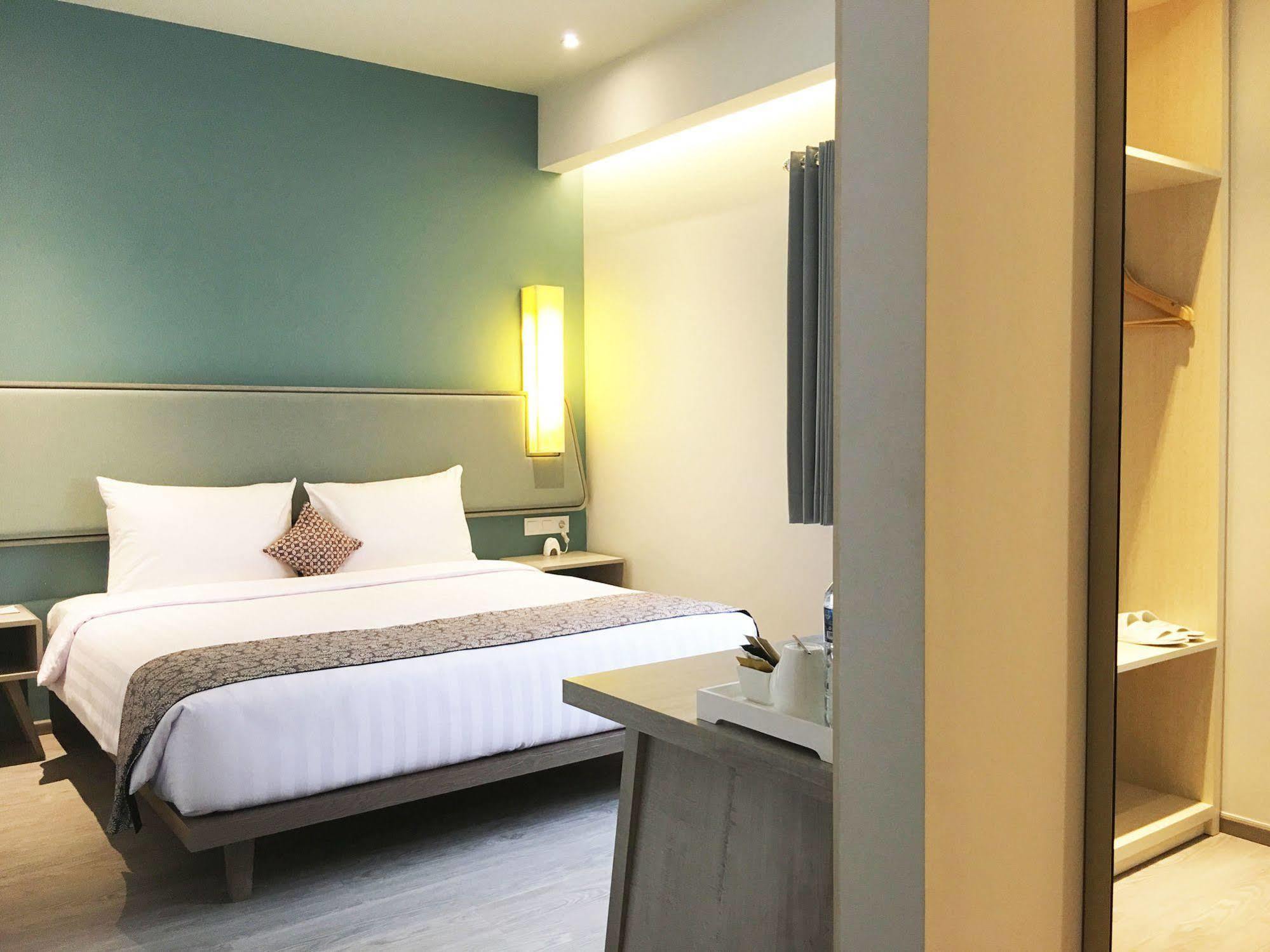 La Lisa Hotel Surabaya Ngoại thất bức ảnh
