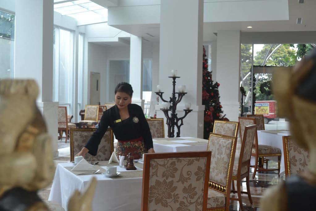 La Lisa Hotel Surabaya Ngoại thất bức ảnh